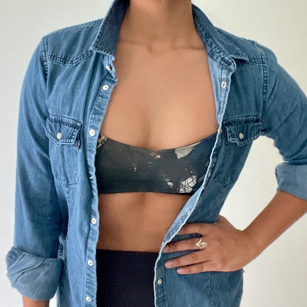 lululemon x Wanderlust special edition Sports Bra size 4